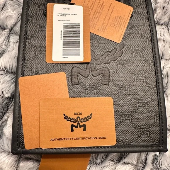 MCM  *NEW WITH TAGS *Himmel Tote Bag In Natural-Tone Soft Nappa - Picture 6 of 14